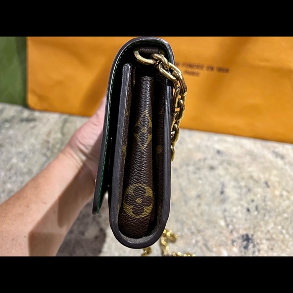 LOUIS VUITTON PALM TWIST MONOGRAM WALLET ON CHAIN - Picture 4 of 16